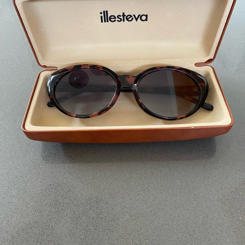 Illesteva Lucille, tortoise GUC